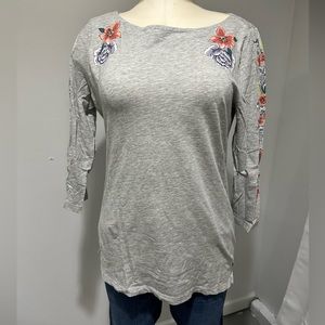 Loft 3/4 grey top size M